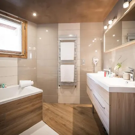 Beautiful Spacious And Comfortable Bedrooms Grigny (Rhone)