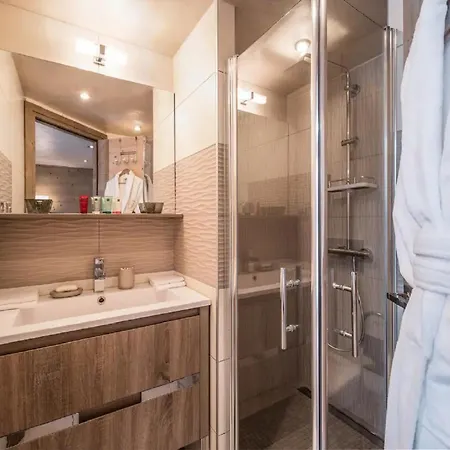 Beautiful Spacious And Comfortable Bedrooms Apartman *